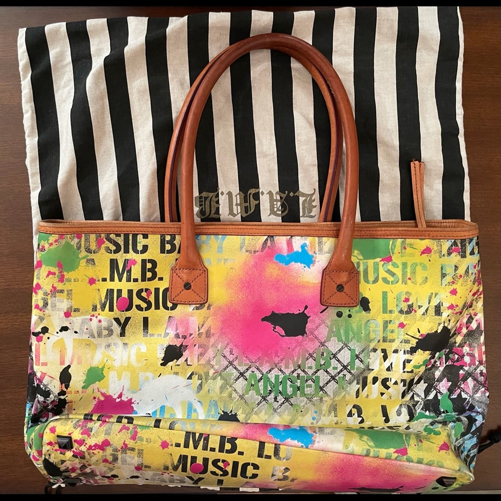 LAMB Gwen Stefani graffiti II” padded compartment